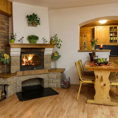 Kamenar 山林小屋