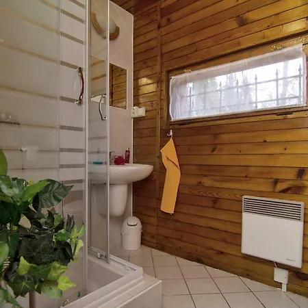 Kamenar 山林小屋