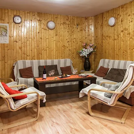 Kamenar 山林小屋 鲁容贝罗克